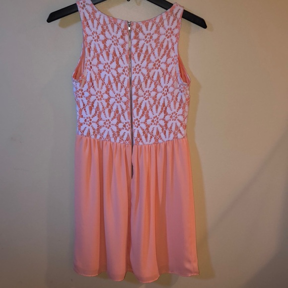 Dress - Picture 5 of 10